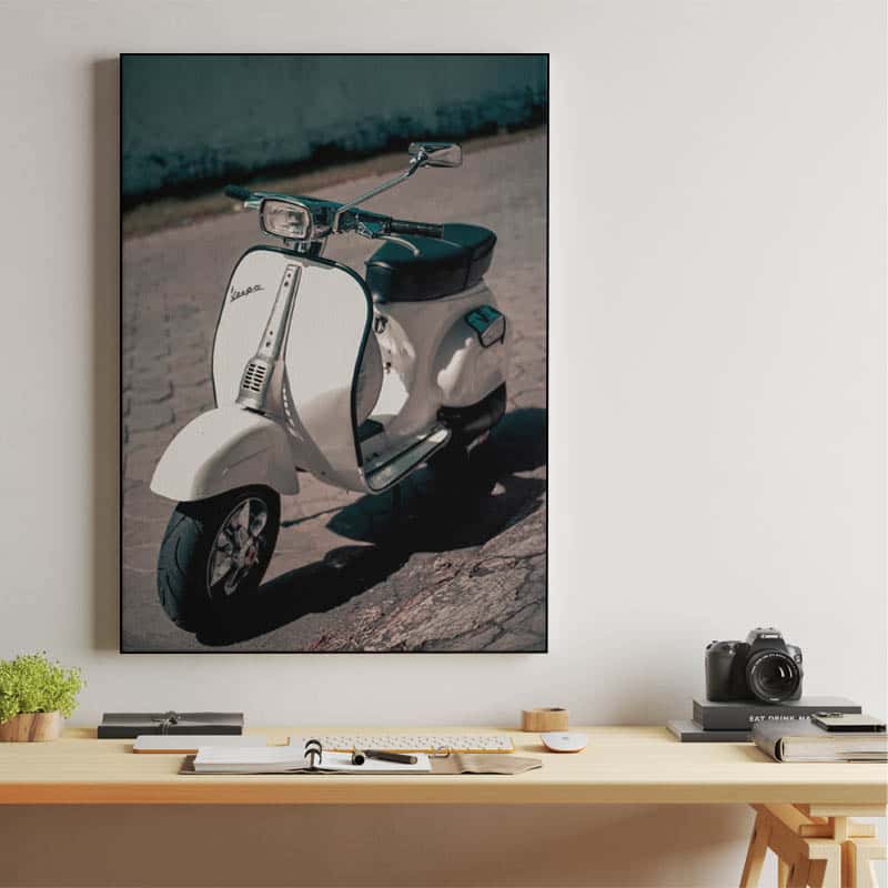 Vespa Scooter thumbnail 2