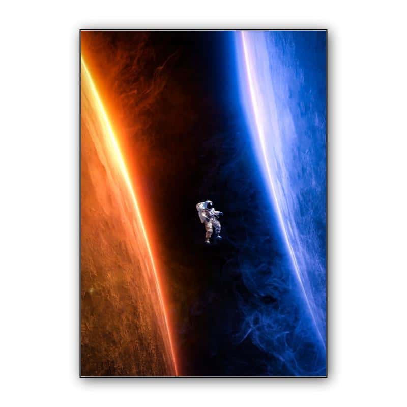Astronaut between planets thumbnail 1