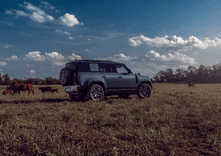 Land Rover Defender thumbnail 5
