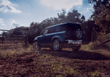 Land Rover Defender thumbnail 5