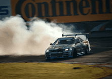 Drifting Nissan Skyline GT-R R34 thumbnail 5