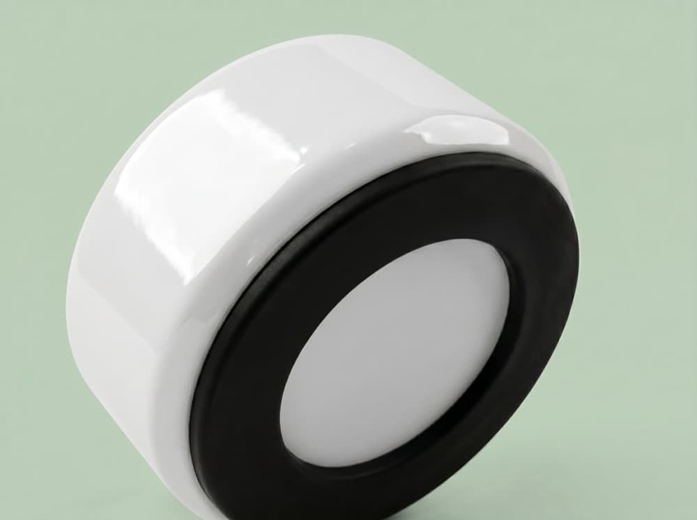 Rubber base on pet bowl
