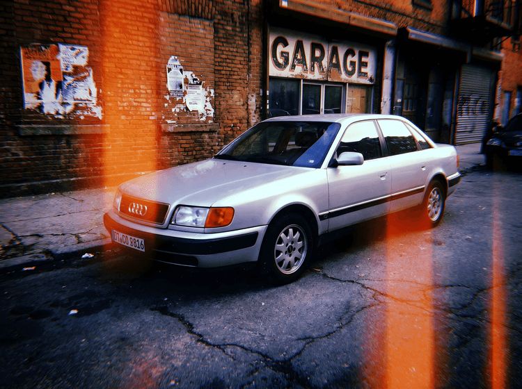 Urban Audi 100: Cinematic Light Leak