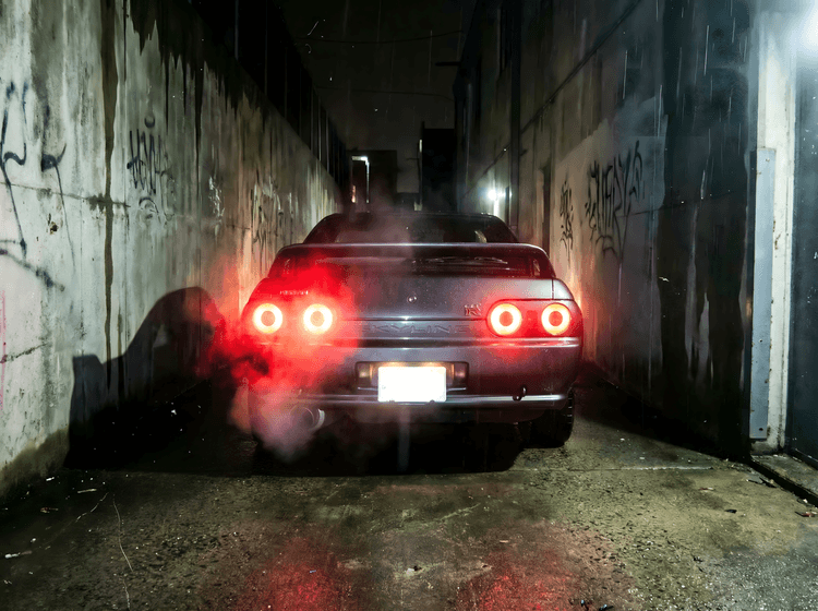 Nocturnal Pulse: R32 in the Shadows