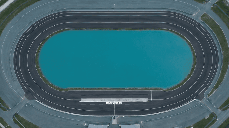 Daytona 24: Symmetrical Blue Infield