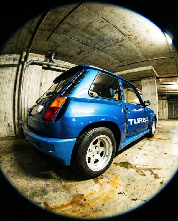 Renault 5 Turbo: Blue Garage Fisheye