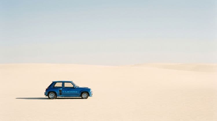 Renault 5 Turbo: Desert Solitude