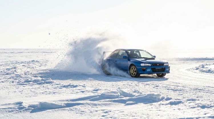 Ice Drift - Subaru Impreza 22B STi Winter Action