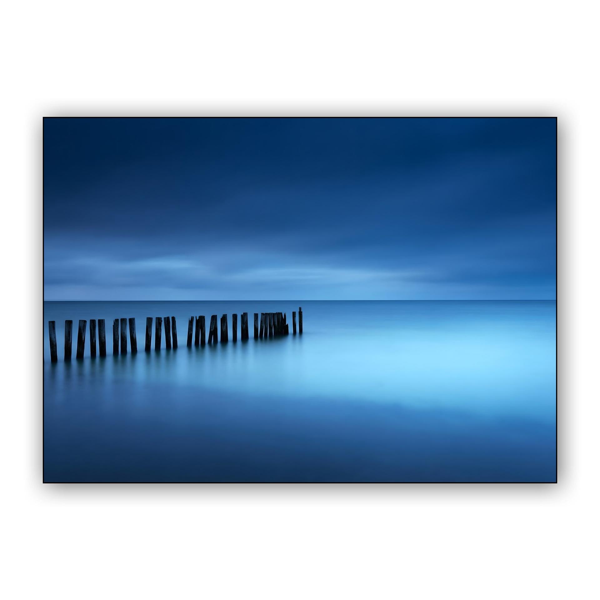 Serene Blue Horizon: Minimalist Seascape